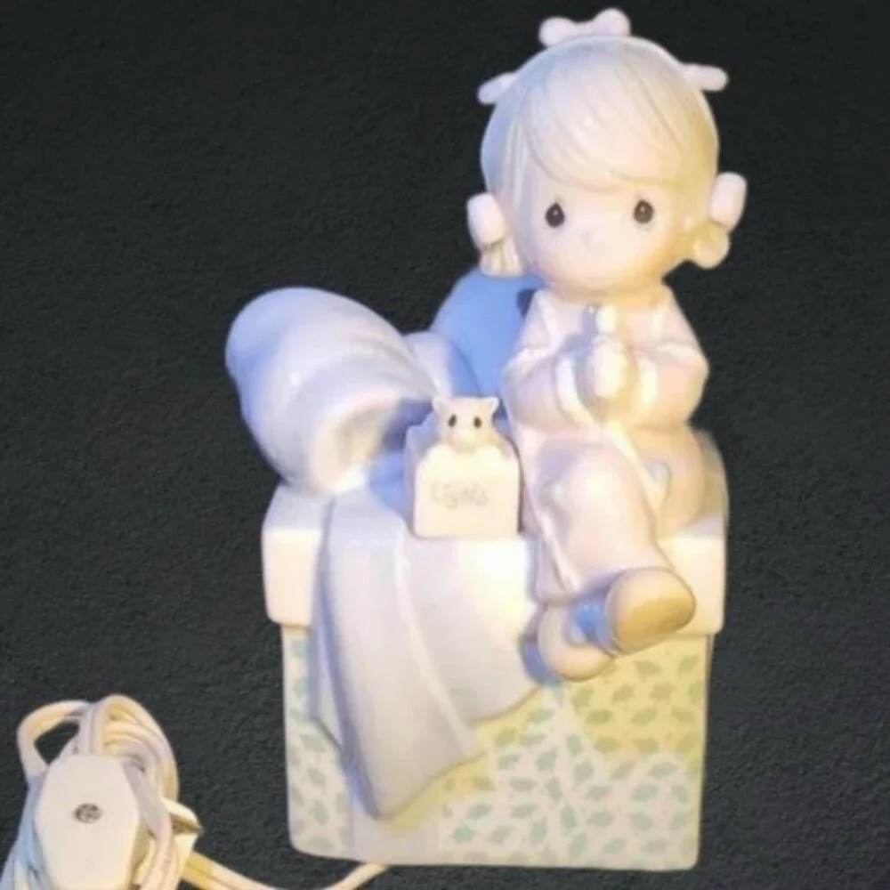 Vintage 1991 Precious Moments Enesco Christmas Night Light Girl Gift Box